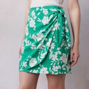 LC Lauren Conrad Green Floral Mini Skirt
